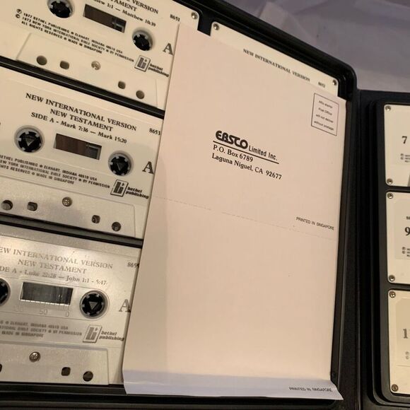Holy Bible New International Version New Testament on 12 Cassette Tapes - Picture 7 of 7